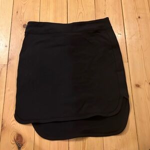 Lululemon Black Skirt 6 Stretchy High Low Side Slit